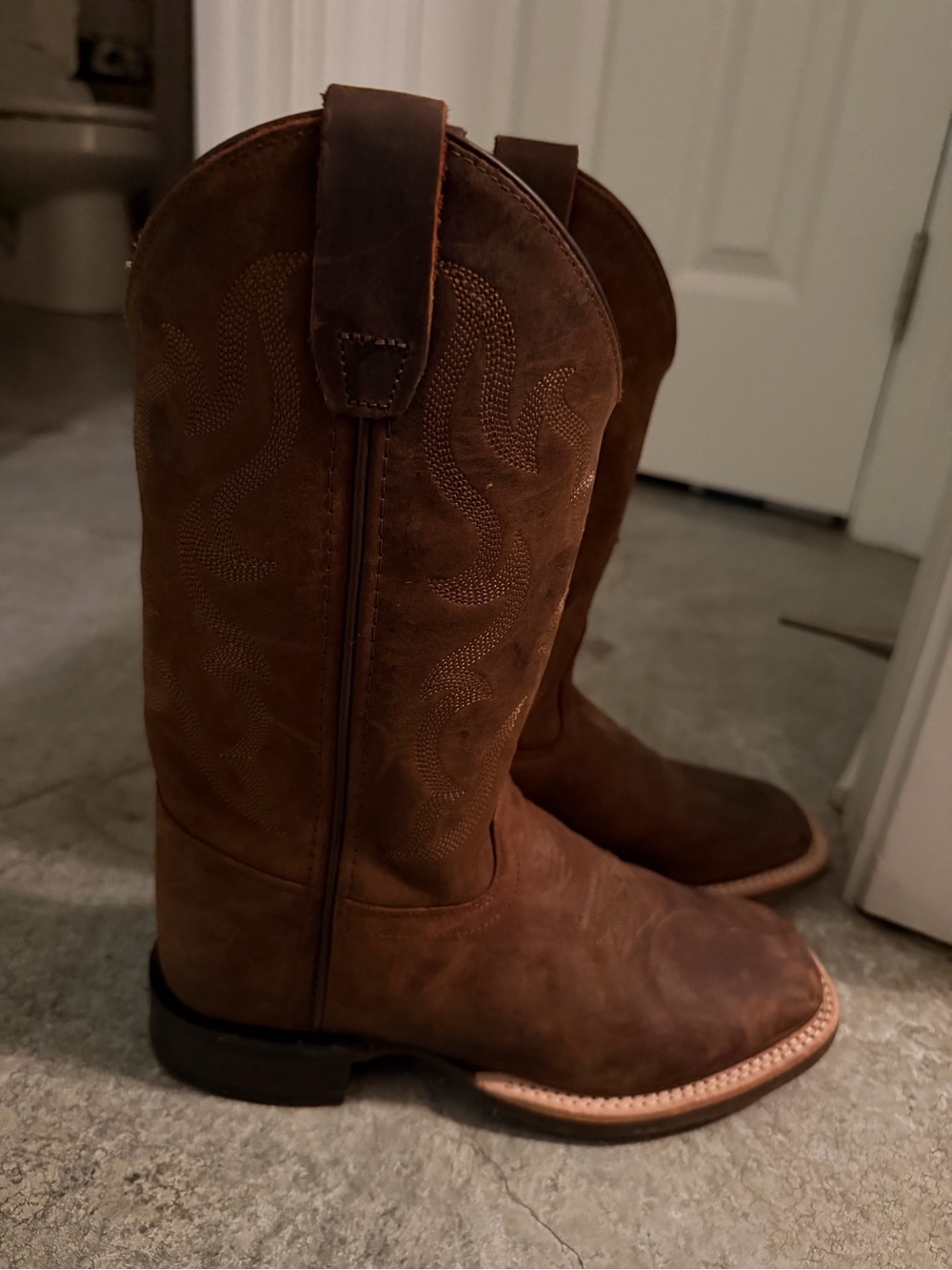 Men's Rustic Brown Suede Western Boots - Classic Cowboy Look